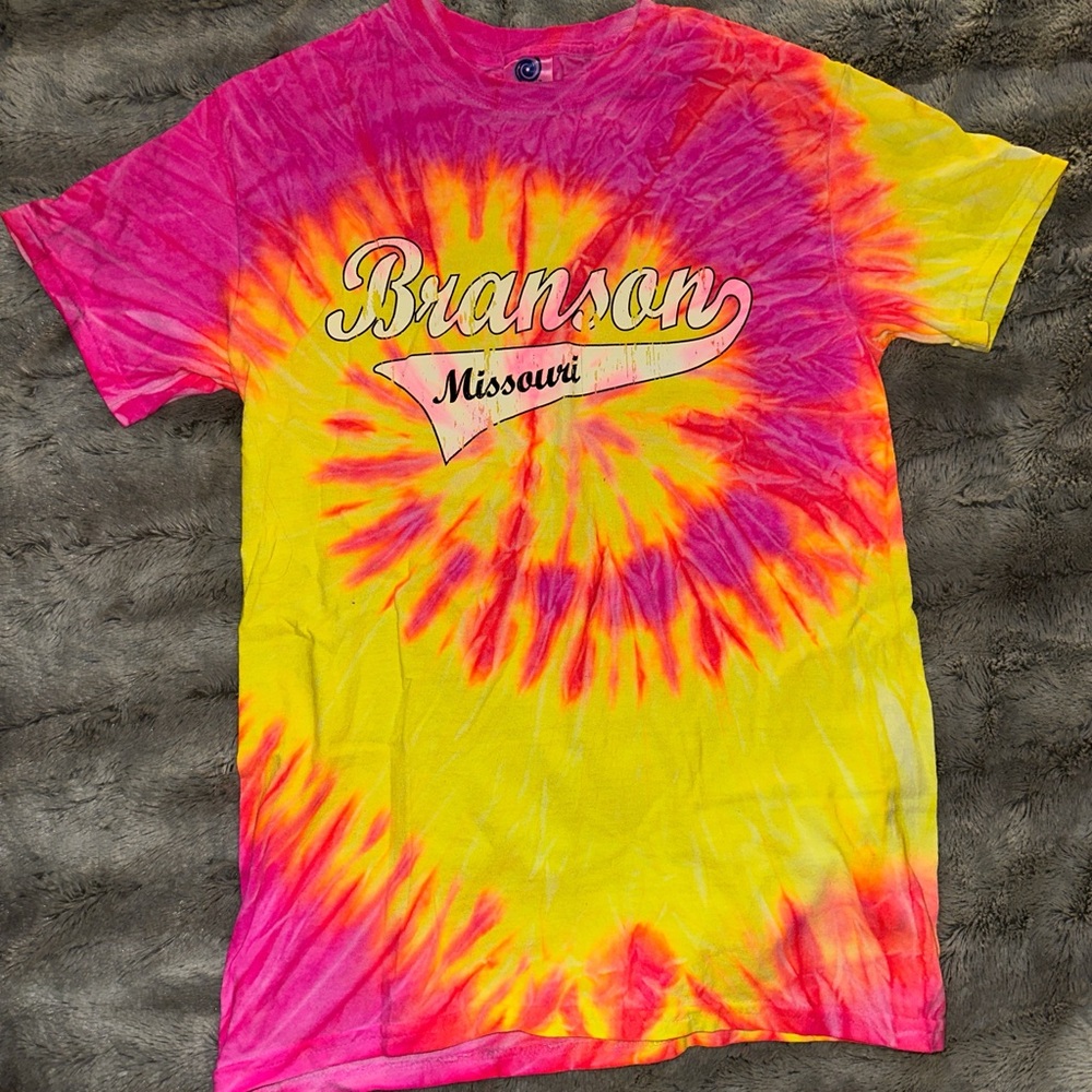 LIKE NEW women’s small Branson Missouri tie dye cotton t-shirt